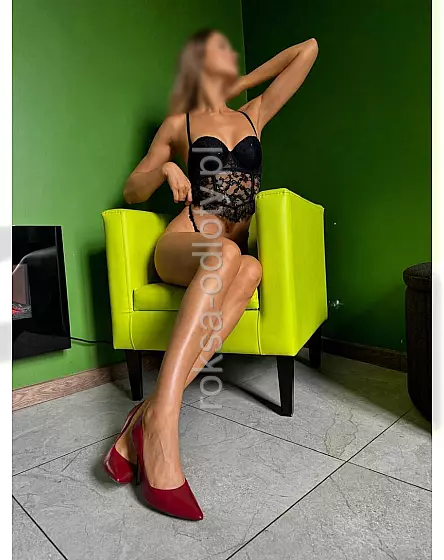 Julia Your Body Body Queen