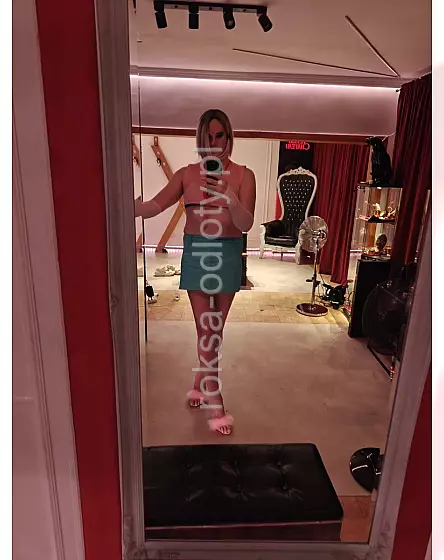 Trans Dominatrix 